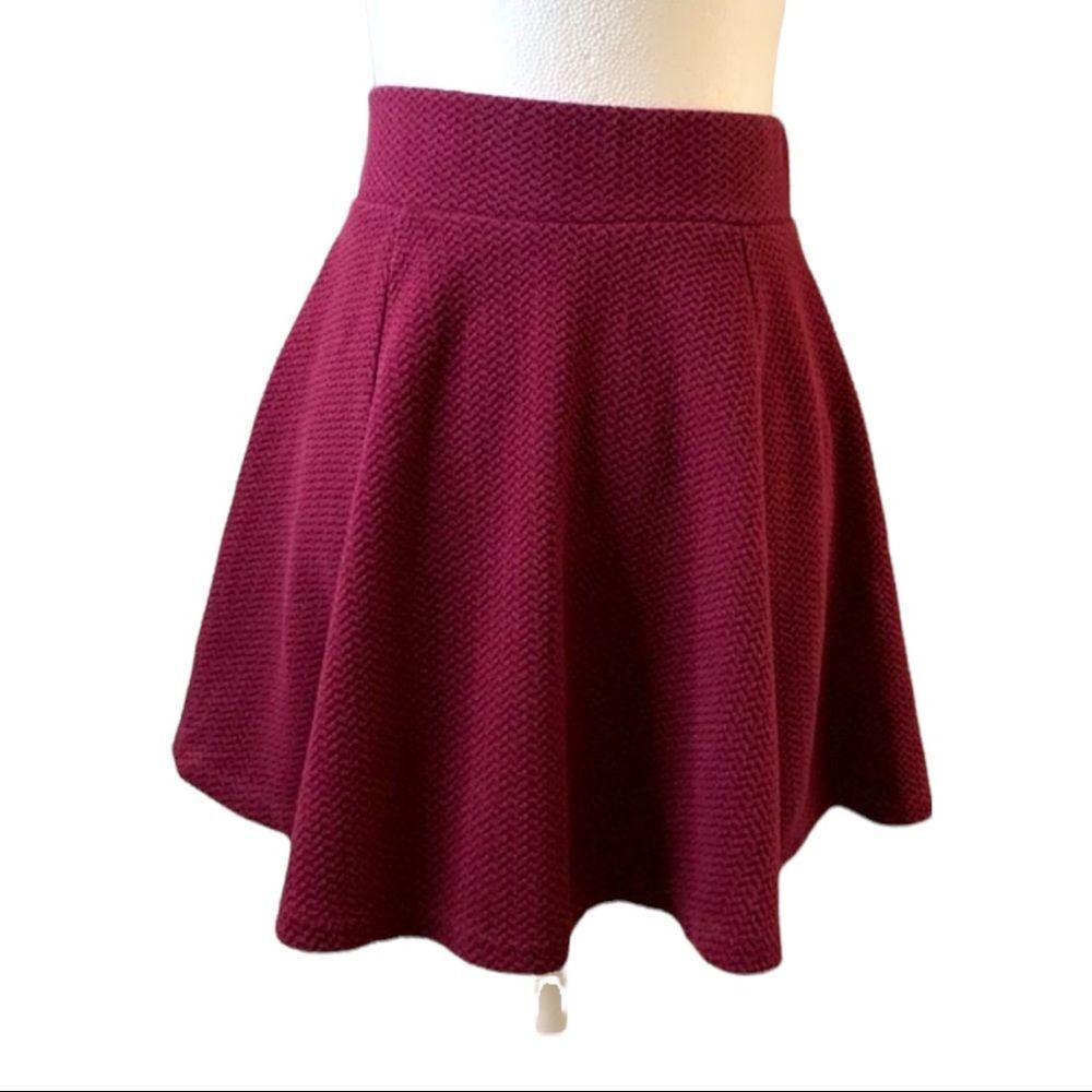 H&M maroon miniskirt with back zipper wide waistband unlined size small
